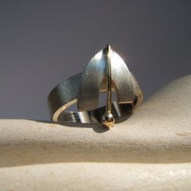 Ring fantasie blad  zilver met geelgouden steel
